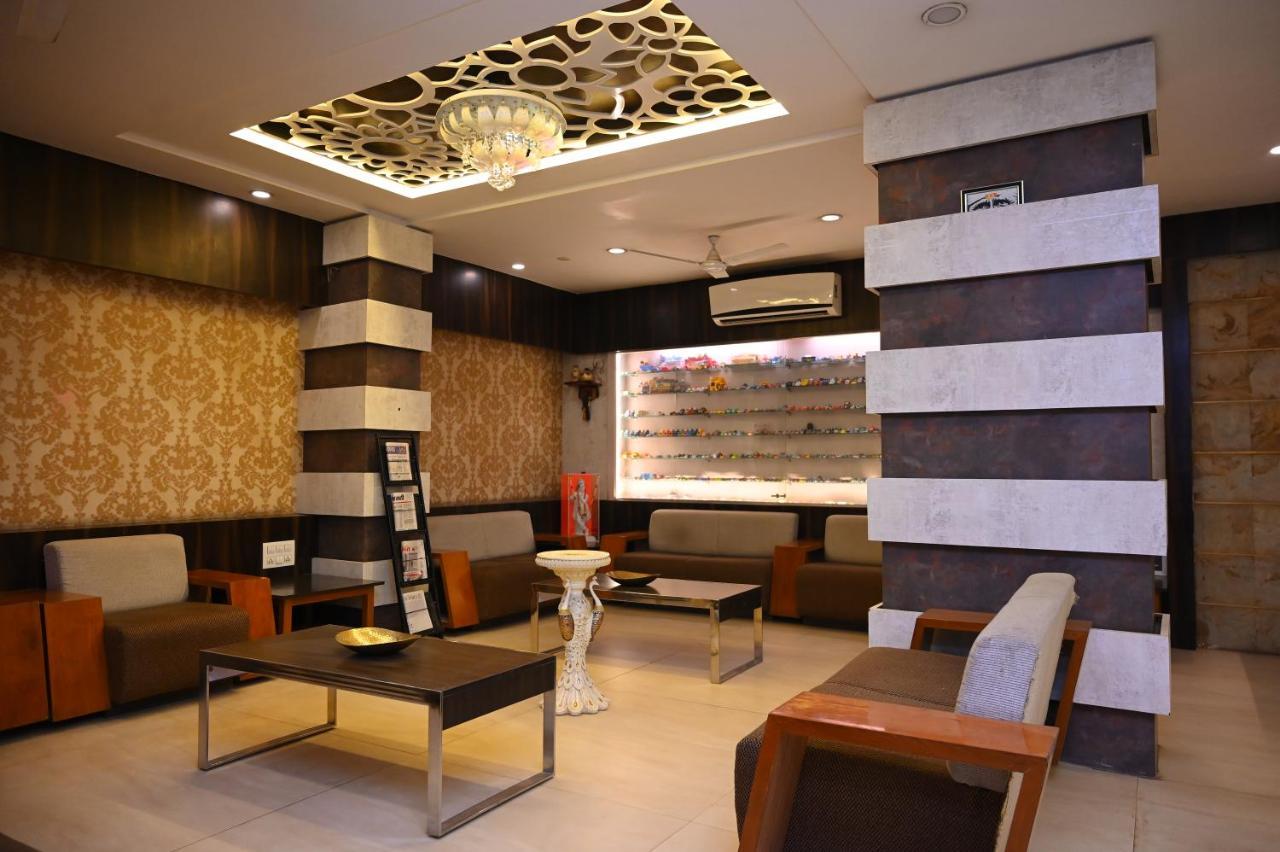 Hotel Center Point Solapur Zewnętrze zdjęcie